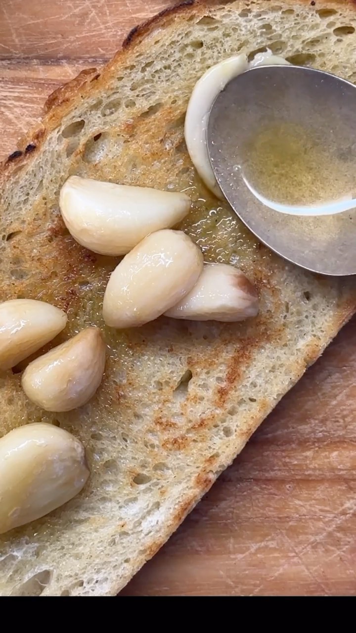 Ultimate garlic toast . with love