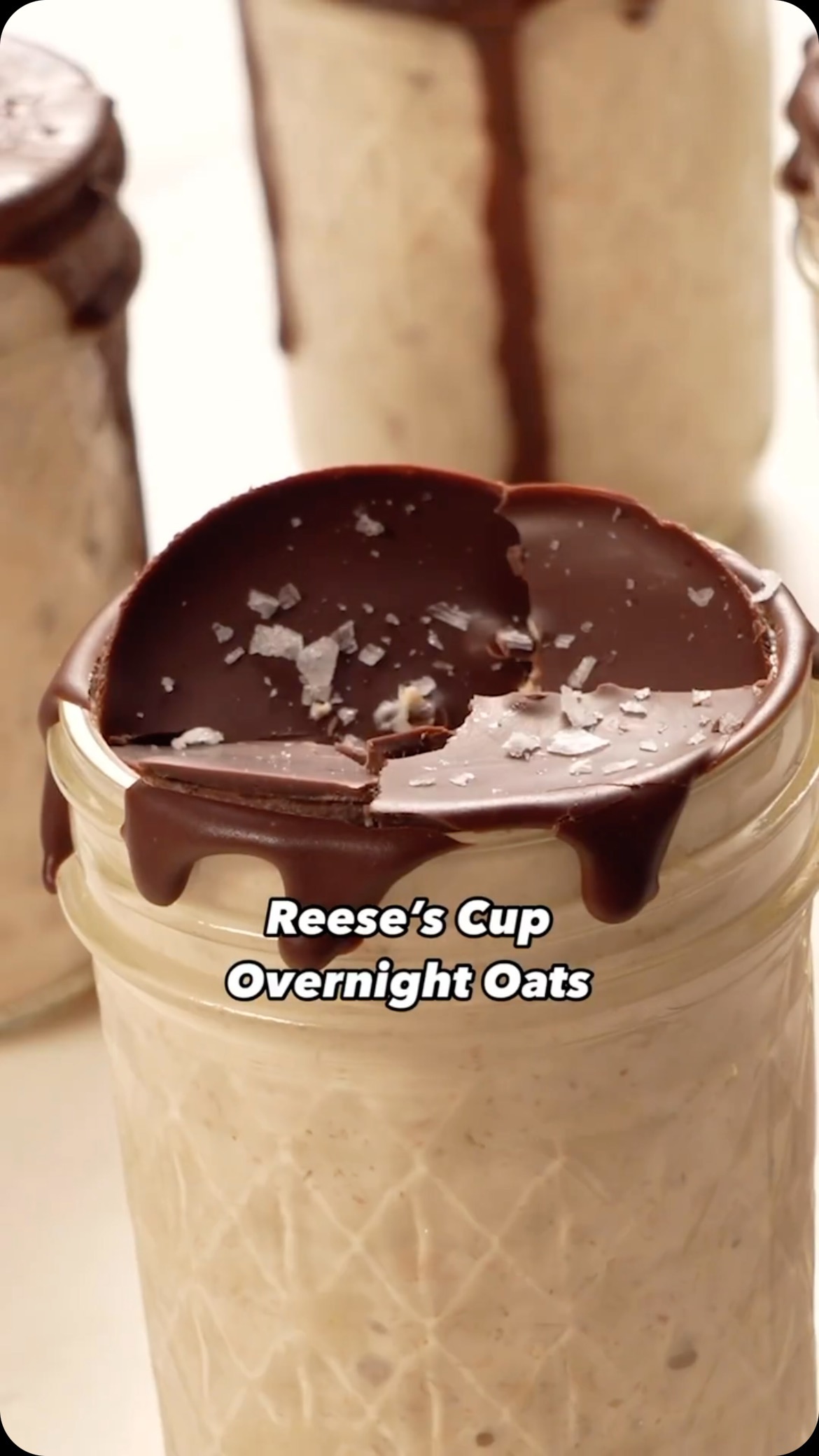 These overnight oats taste just like a Reese’s cup